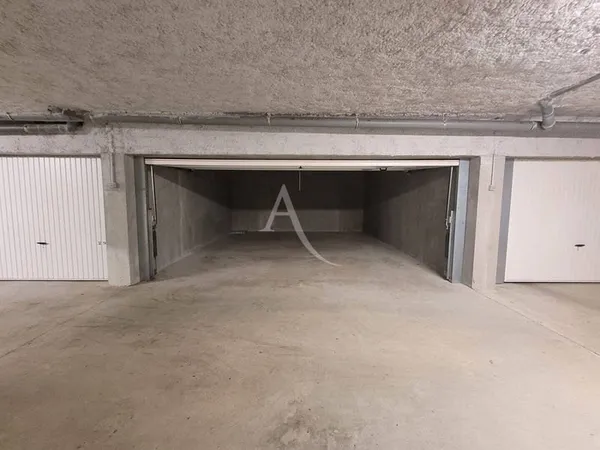 Parking 33 m²