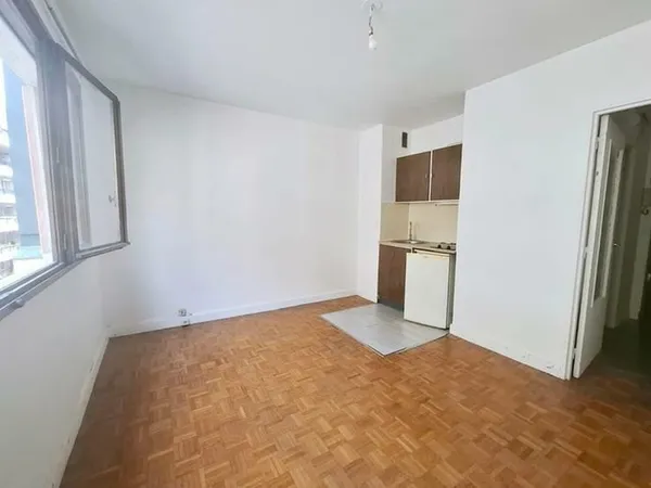 Grand studio 20m2 secteur Gambetta Paris 20