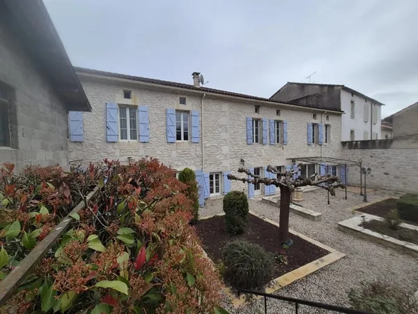Grande maison de village avec jardin, Montaigu de Quercy, Tarn et Garonne