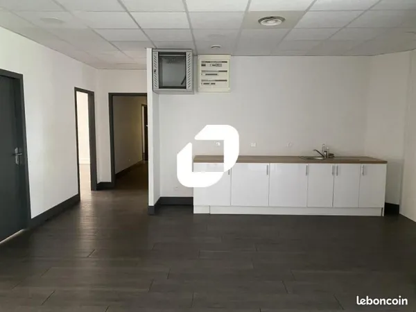 Bureau 211 m²