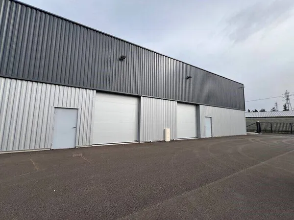 Local d'activité 418 m²