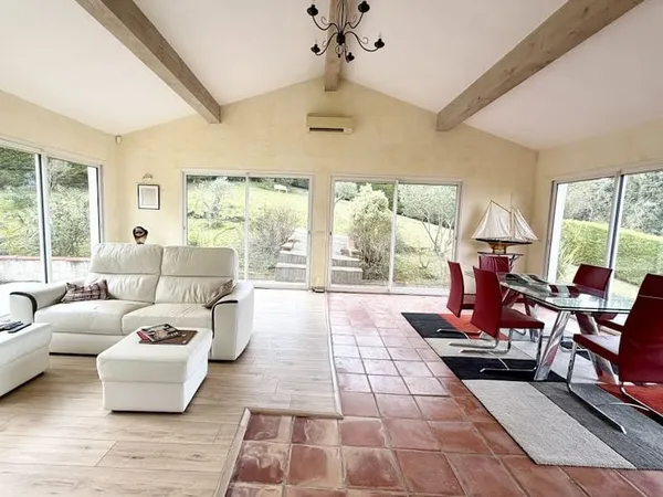 Villa 6 pièces 190 m²
