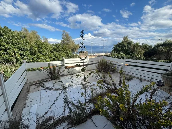 À vendre Bien atypique à réhabiliter Entrée sud de Bastia