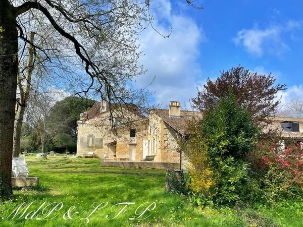 Maison 19 pièces 700 m²