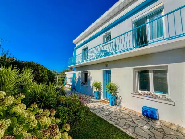 Maison de charme au style méditerranéen à Royan, à deux pas du