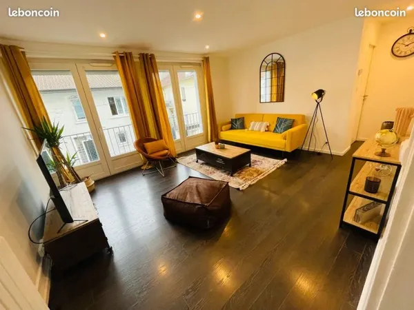 ​Pau Centre, chambre tout confort libre fin Mars, ambiance chic industriel
