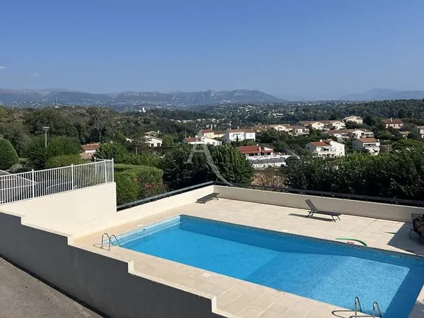 Villeneuve Loubet très beau 2P Mezzanine Piscine Parking Collectif