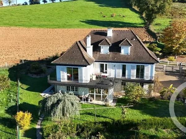 Maison 7 pièces 151 m²