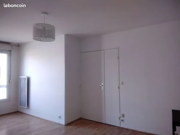 Bail mobilité location meublée appartement rénové 2 pièces 53.41 m² Centre ville Cachan 94230