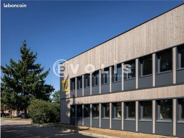 Bureaux 7 040 m²