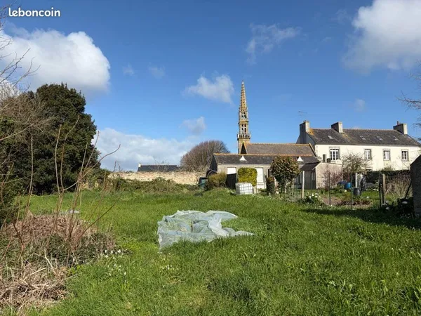 Terrain constructible 2000 m² - 2 maisons possibles - sans vis-à-vis - Pouldreuzic