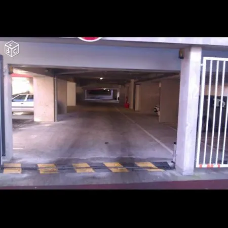 Parking privé, couvert,sécurisé - Maternité - rue Ingres
