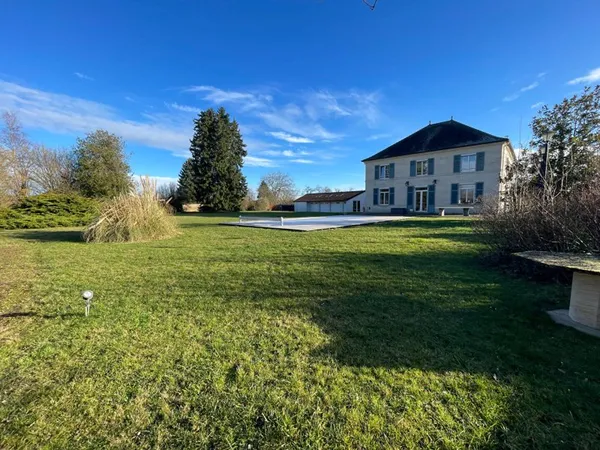 Maison 9 pièces 314 m²