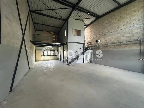 Local d'activité 326 m²