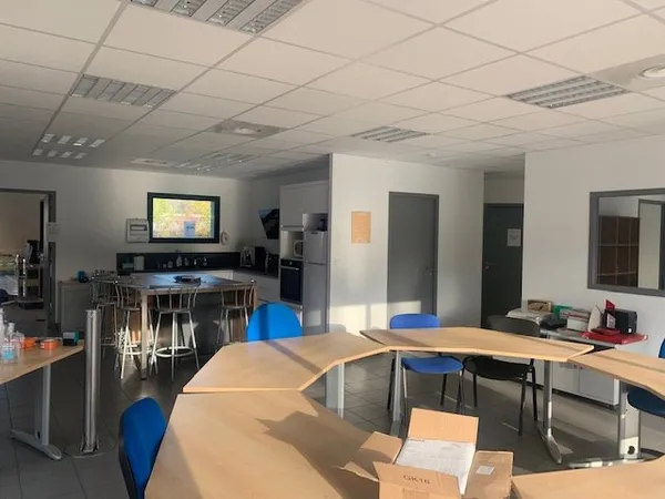 Bureaux 187 m2 BELMONT-TRAMONET