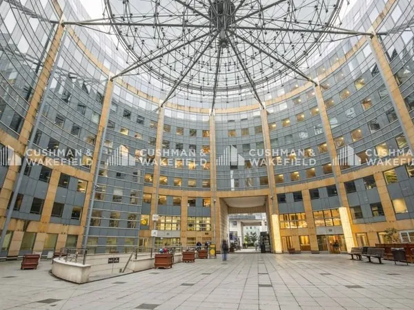 Bureaux 784 m²