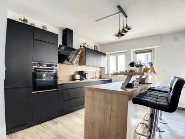 Appartement T2 rénové plein centre Thoissey