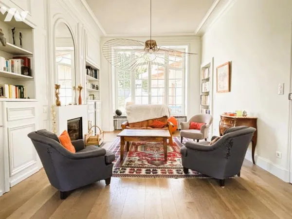 Maison 8 pièces 244 m²