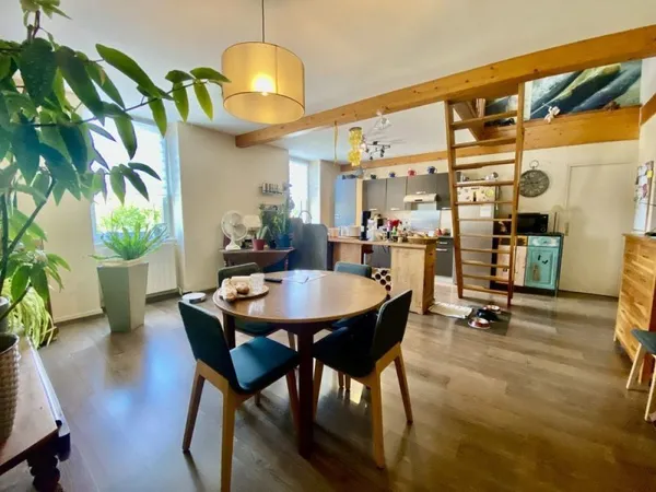 En vente à Uchizy : Vaste maison avec 6 chambres