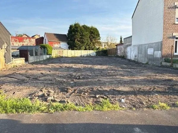 Terrain à Bâtir, 89 000 euros. Viabilisé (Elec, Eau et assainissement)