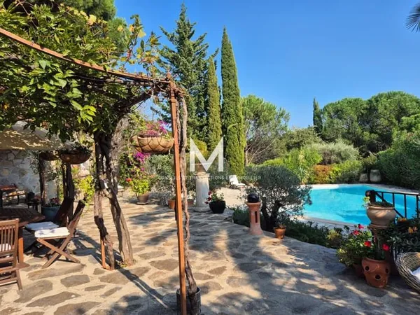 Maison 7 pièces 180 m²