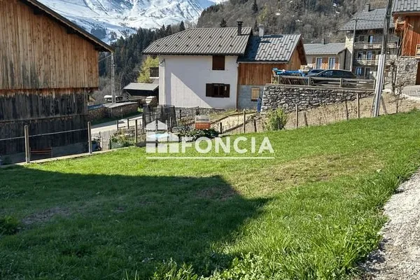 Terrain 132 m²