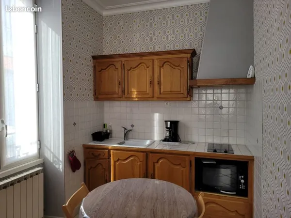 STUDIO Meublé à louer - 22 m2 - ROCHEFORT - 17300