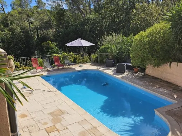 Villa de charme à Peymeinade 140M2 2 800 € / semaine Piscine 4 chambres + mezzanine Au calme