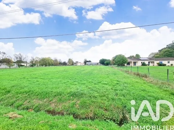 Terrain 824 m²