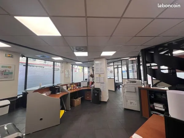 Boutique 291 m² PARIS