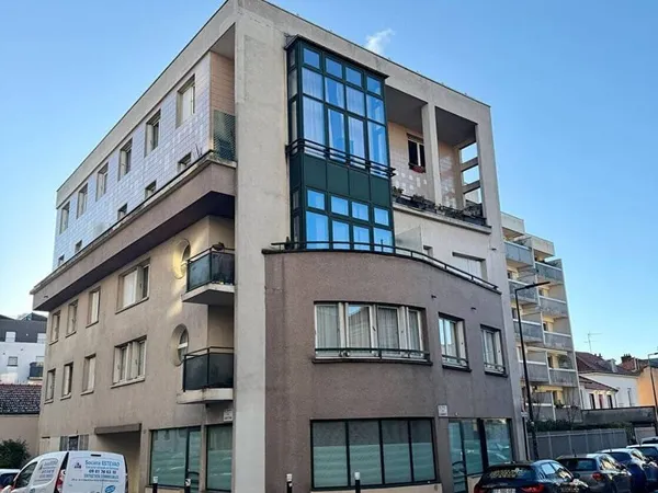 Local commercial 156 m²