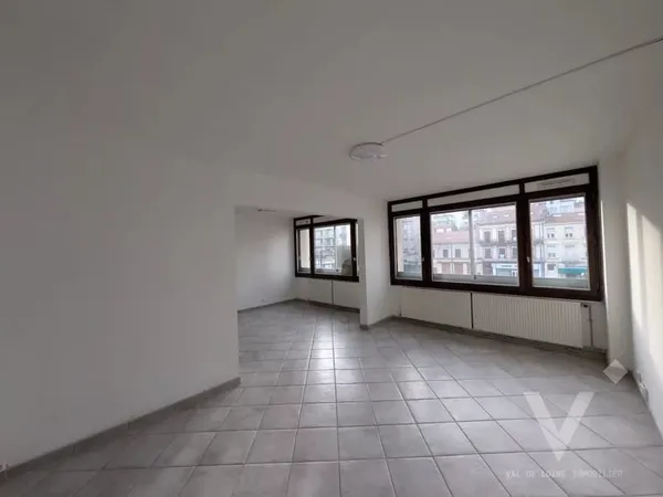 Saint-Étienne Rue Bergson - Grand T4 111 m² avec parking privatif - Idéal famille ou Airbnb