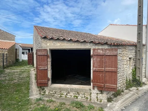 Chai en pierre à transformer - Fort potentiel - Au calme, proche océan