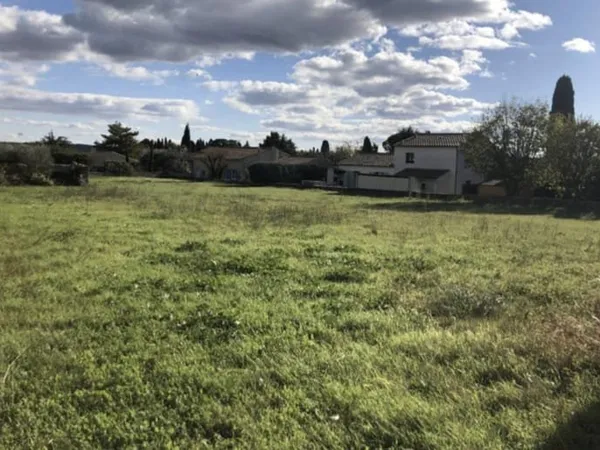 TERRAIN DE 741 M² A CALVISSON