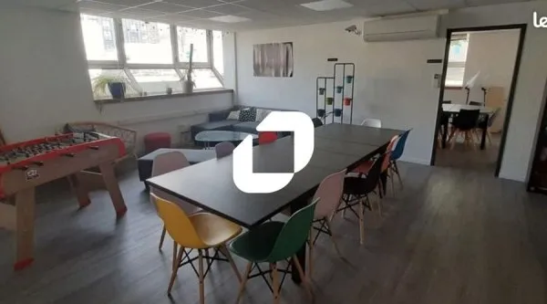Bureau 227 m²