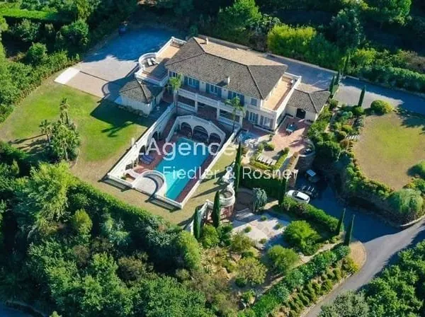 REF 255 : SUPERBE PROPRIÉTÉ SECTEUR LES MARRES - RAMATUELLE
