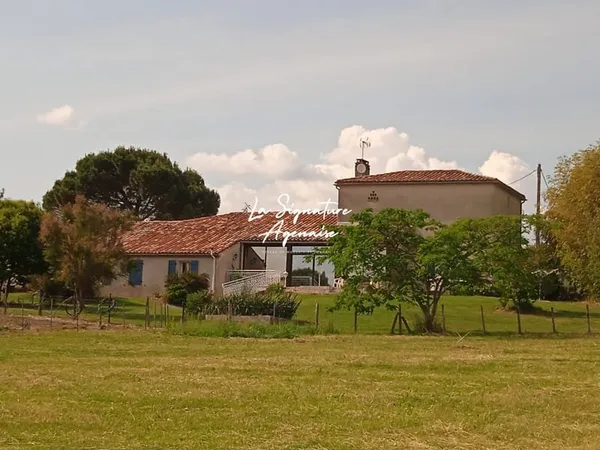 Maison de 260 m² en pierre, terrain de 3 hectares, séchoir à