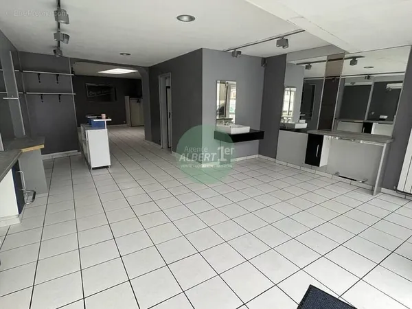 Commerce 72 m²