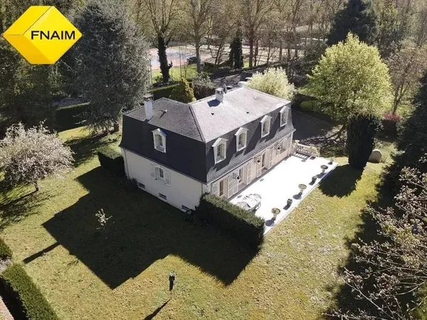 Maison 8 pièces 205 m²
