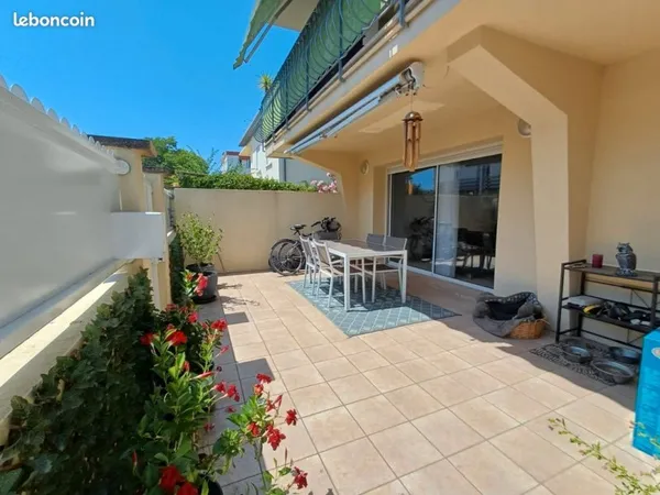 Aappartement rez de jardin avec garage