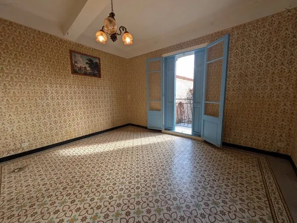 Maison de village à rénover fort potentiel