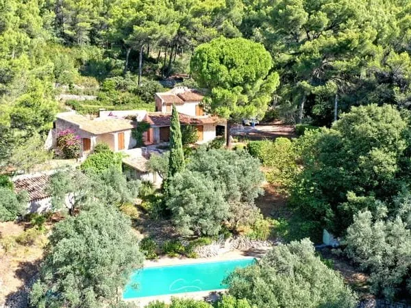 M2279 - LA VALETTE DU VAR - Le Fuméou - Maison T8 - Vue mer - Piscine