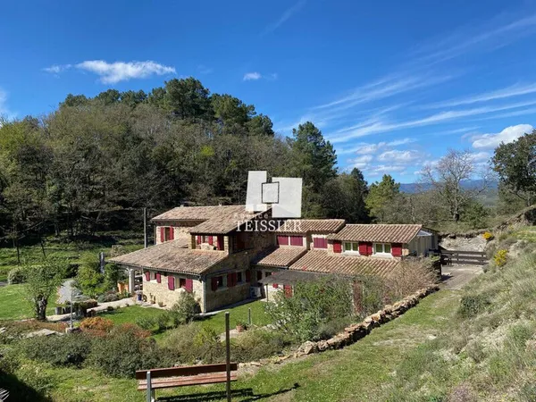 Maison et villa de prestige Vente Les Vans 11p 221m² 739000€