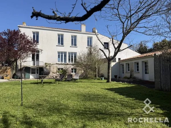 Ensemble immobilier de 365m²