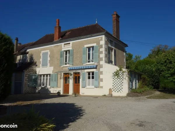 Jolie maison de village au coeur du vignoble chablisien