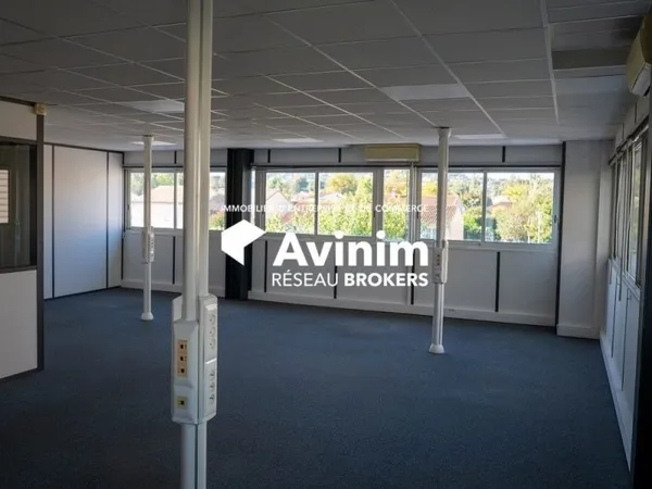 Bureau 552 m²