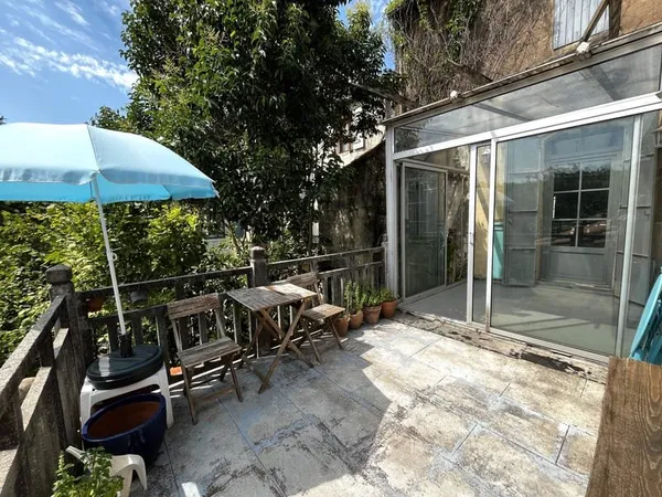 VENTE IMMEUBLE 2 APPARTEMENTS, GARAGE ET TERRASSE À SOMMIERE