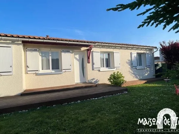A vendre à CHATEAUBERNARD Proche COGNAC - Pavillon de plain-