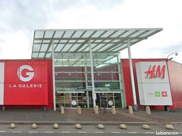 LOCAL COMMERCIAL 93 m² CHAURAY