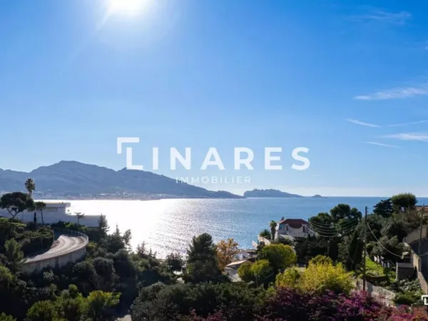 LA LUMINEUSE - Villa T9 de 400m2 - Vue mer - 13007 ROUCAS BLANC